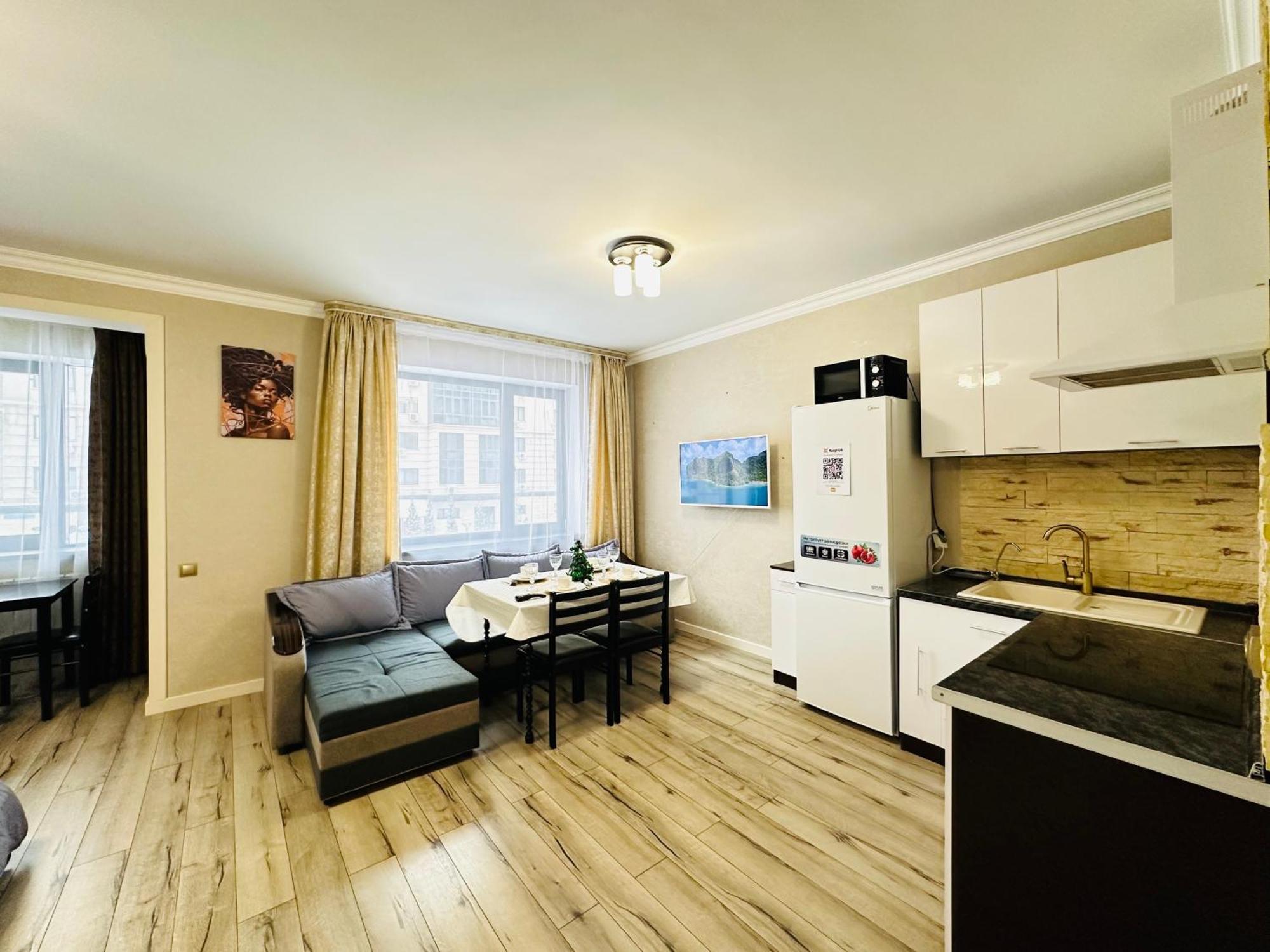 Vostochnyi Park Apartament In The Center Of Almaty Apartman Kültér fotó