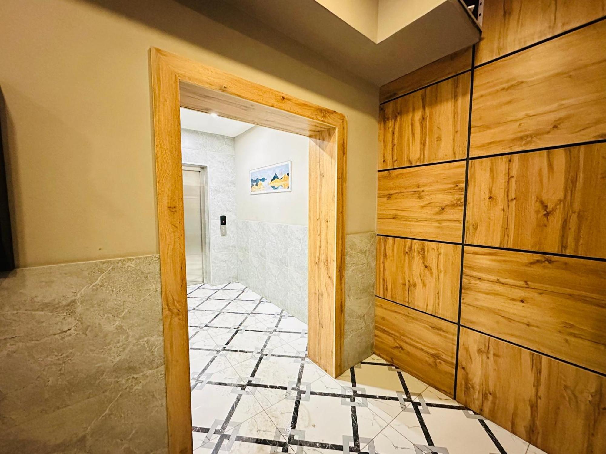 Vostochnyi Park Apartament In The Center Of Almaty Apartman Kültér fotó